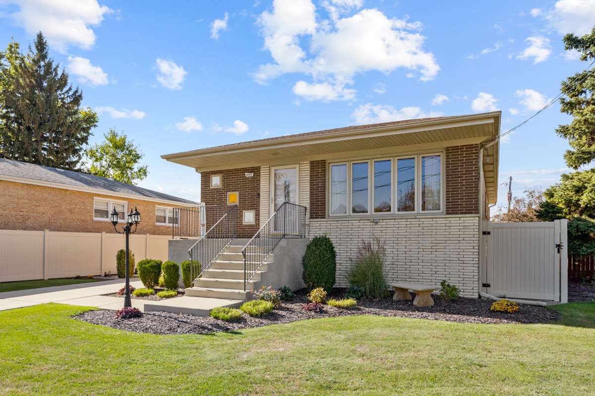 Oak Lawn, IL 60453,9208 NASHVILLE Avenue