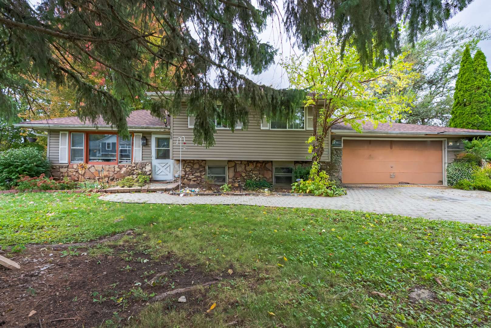 West Chicago, IL 60185,N268 Calvin Avenue