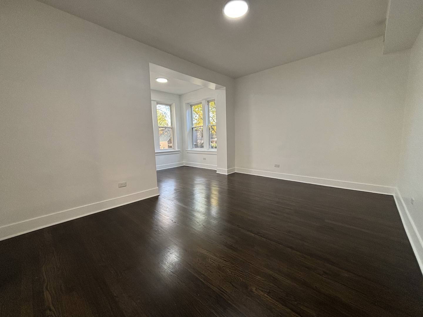 Chicago, IL 60618,4148 N RICHMOND Street