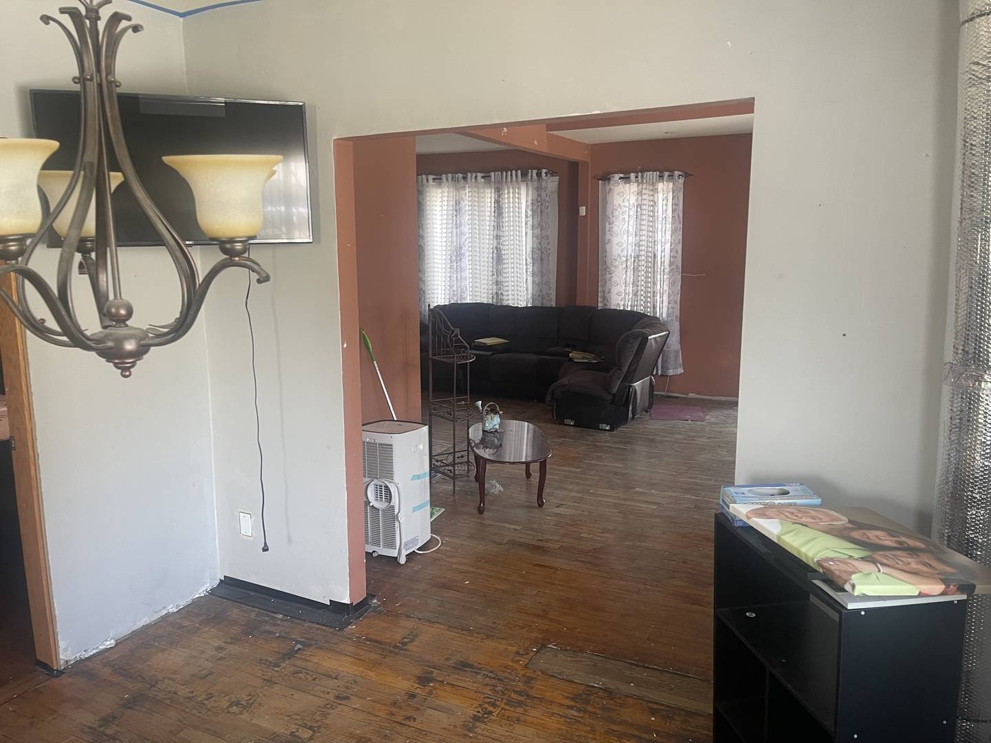 Chicago, IL 60608,2213 S Oakley Avenue