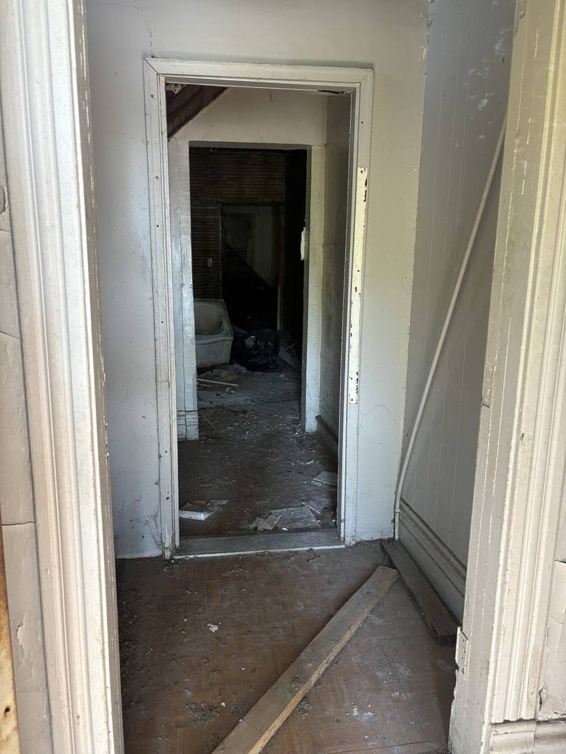 Chicago, IL 60620,318 W 75th Street