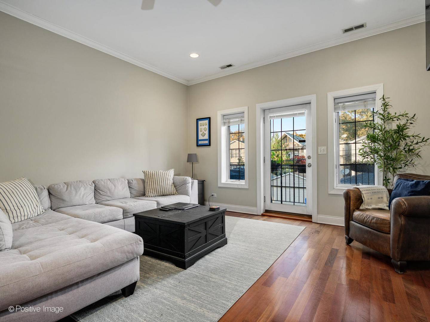 Chicago, IL 60618,2130 W Belmont Avenue #2A