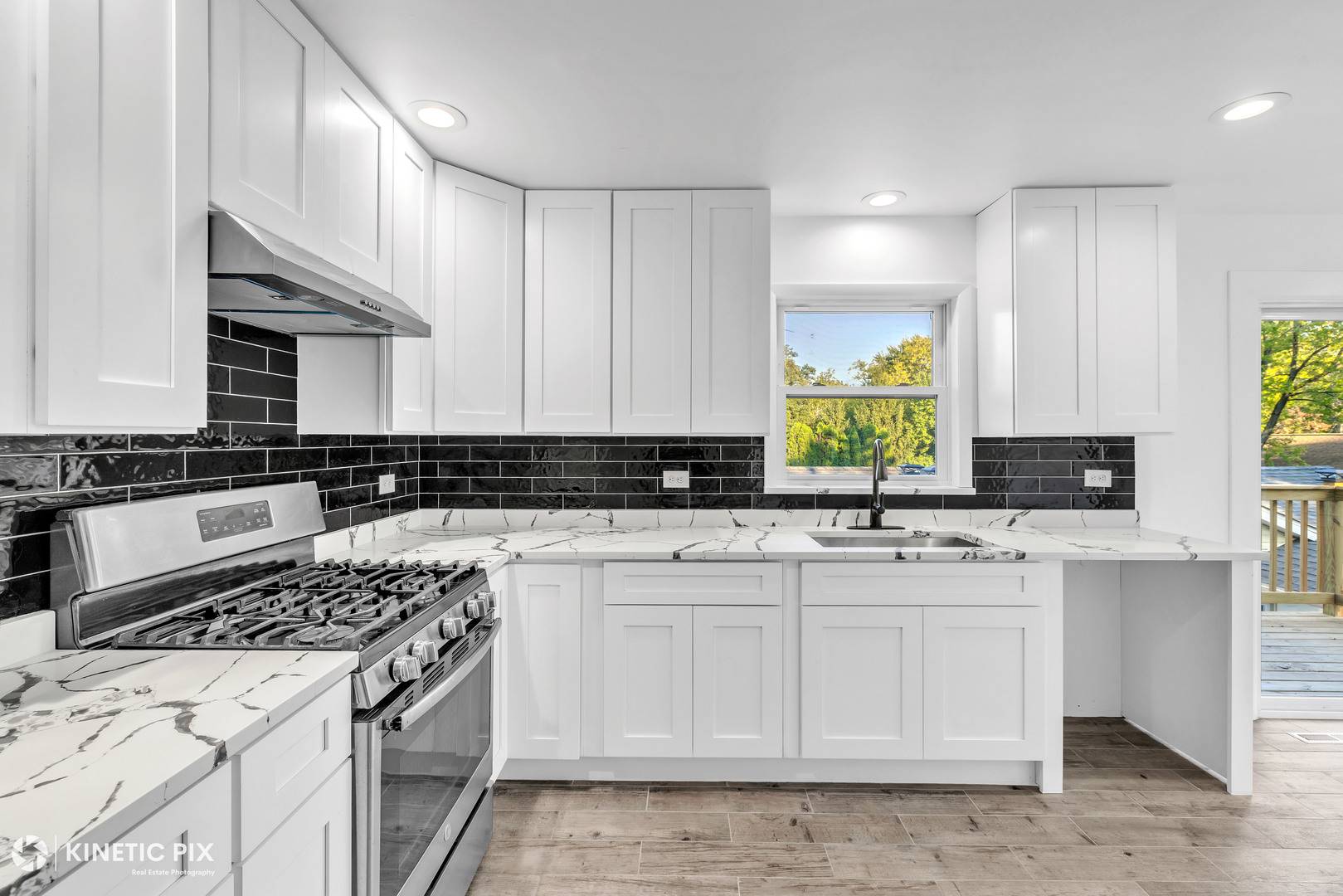 Mundelein, IL 60060,18888 W Oak Avenue #B