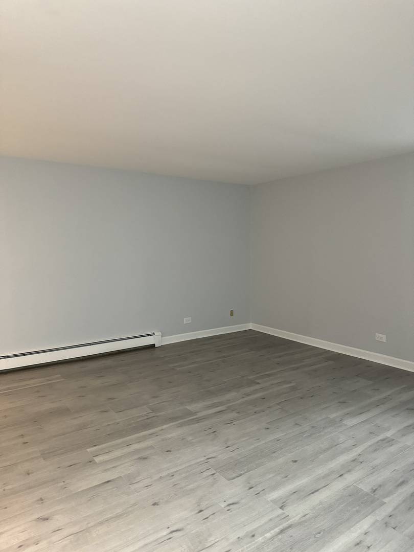 Calumet City, IL 60409,82 Luella Avenue #2