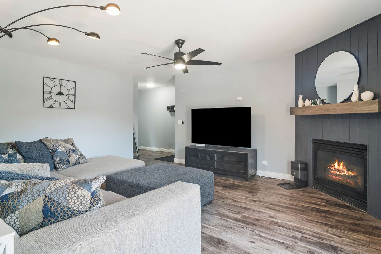 South Elgin, IL 60177,295 Woodridge Circle #H