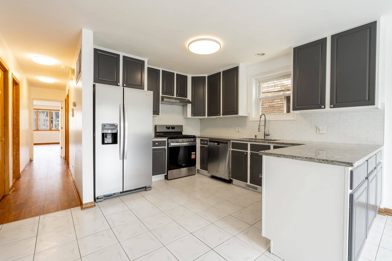 4101 N Dickinson AVE #1, Chicago, IL 60641