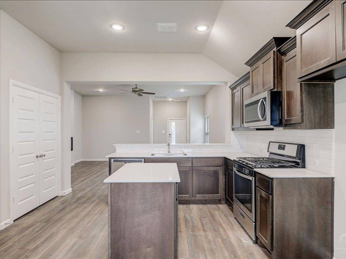 Elgin, TX 78621,212 Hidalgo LN