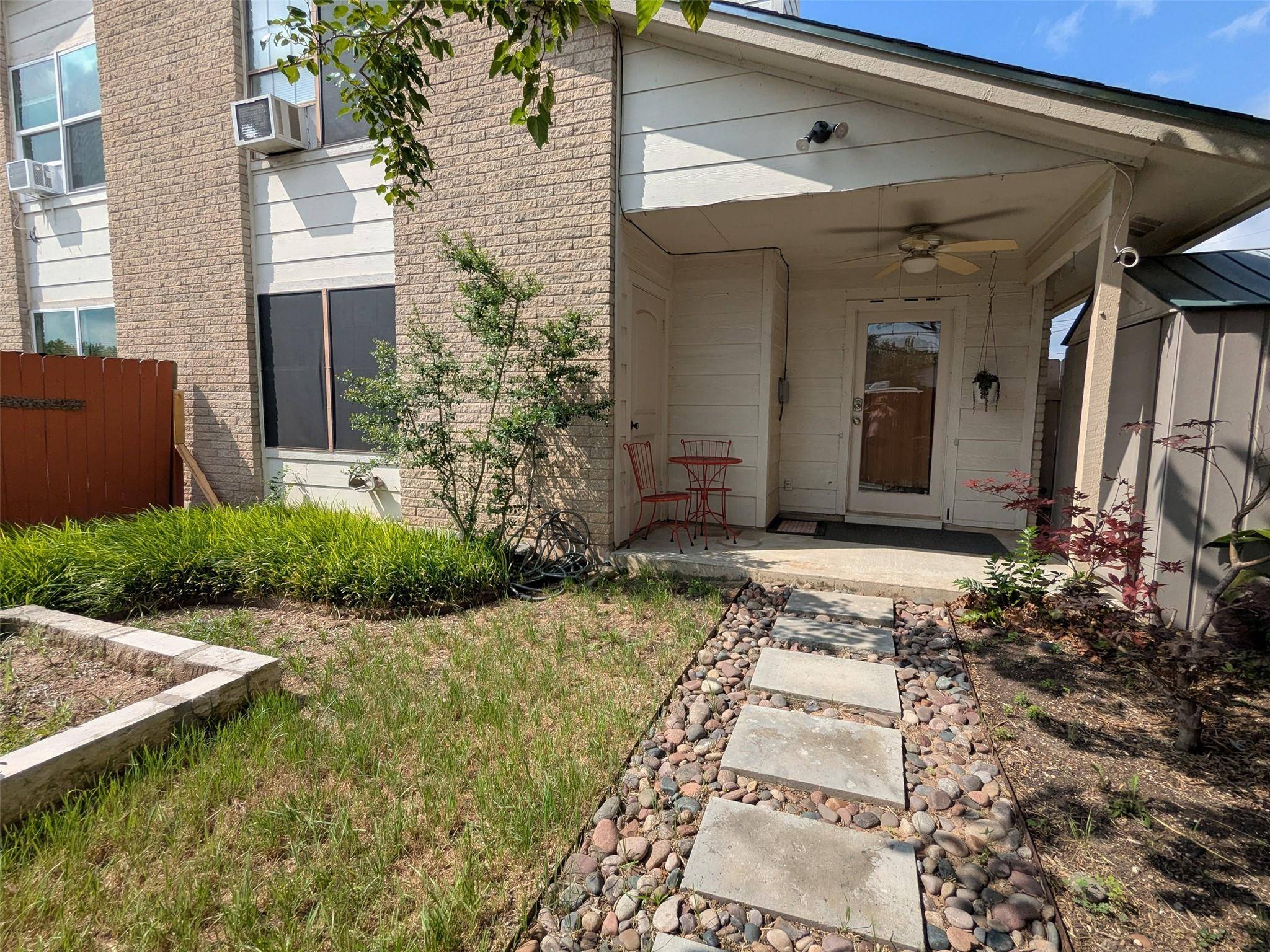 Pflugerville, TX 78660,201 E Noton ST #105