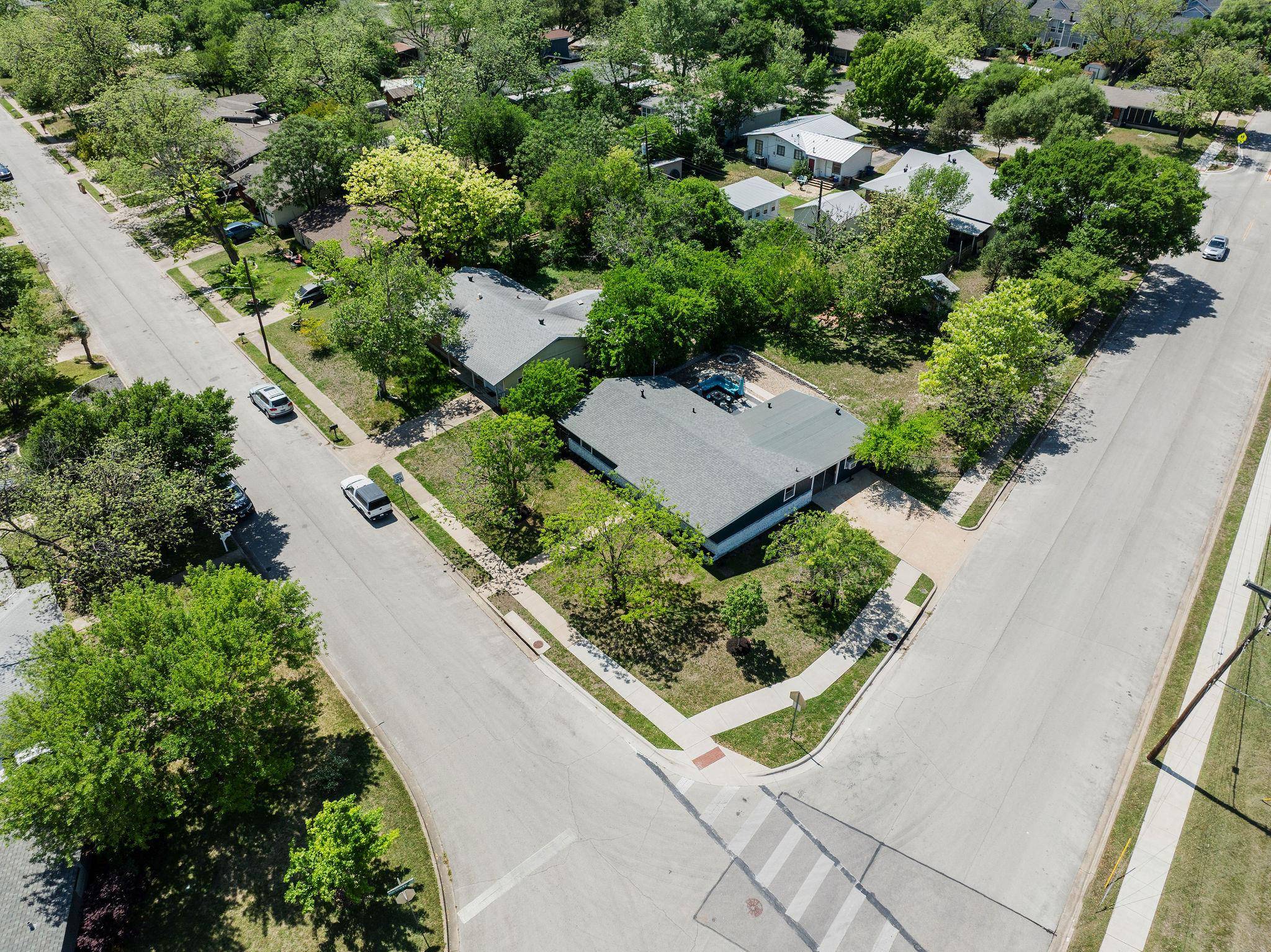 Austin, TX 78752,7706 Delafield LN