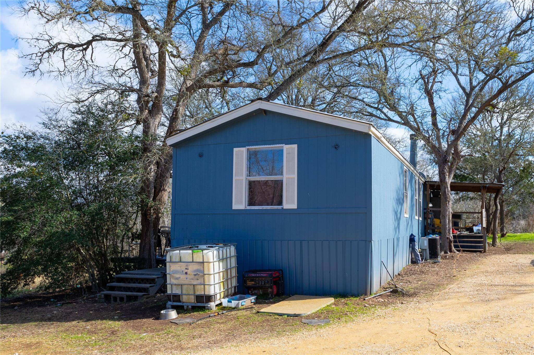 Dale, TX 78616,689 Chamberlin RD