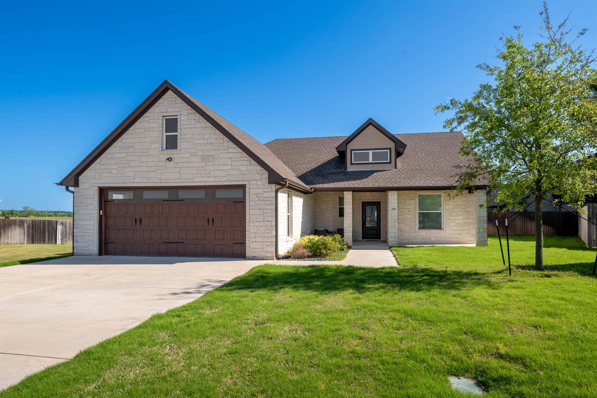 Smithville, TX 78957,110 Les LN