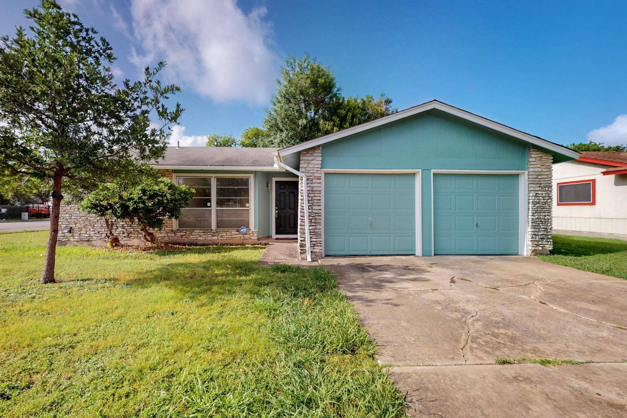Austin, TX 78744,3433 E Stassney LN