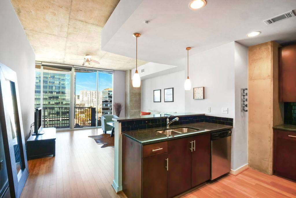 Austin, TX 78701,360 Nueces ST #1318