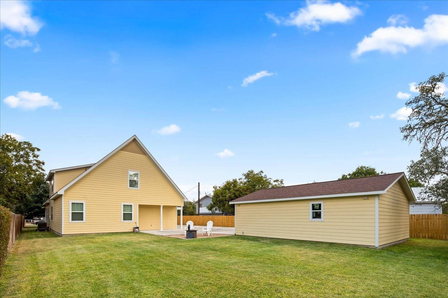 Lockhart, TX 78644,727 S Guadalupe ST