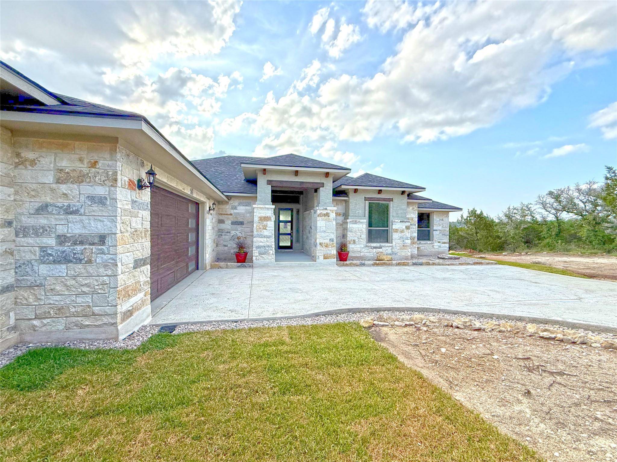 Marble Falls, TX 78654,25012 Montana Creek XING