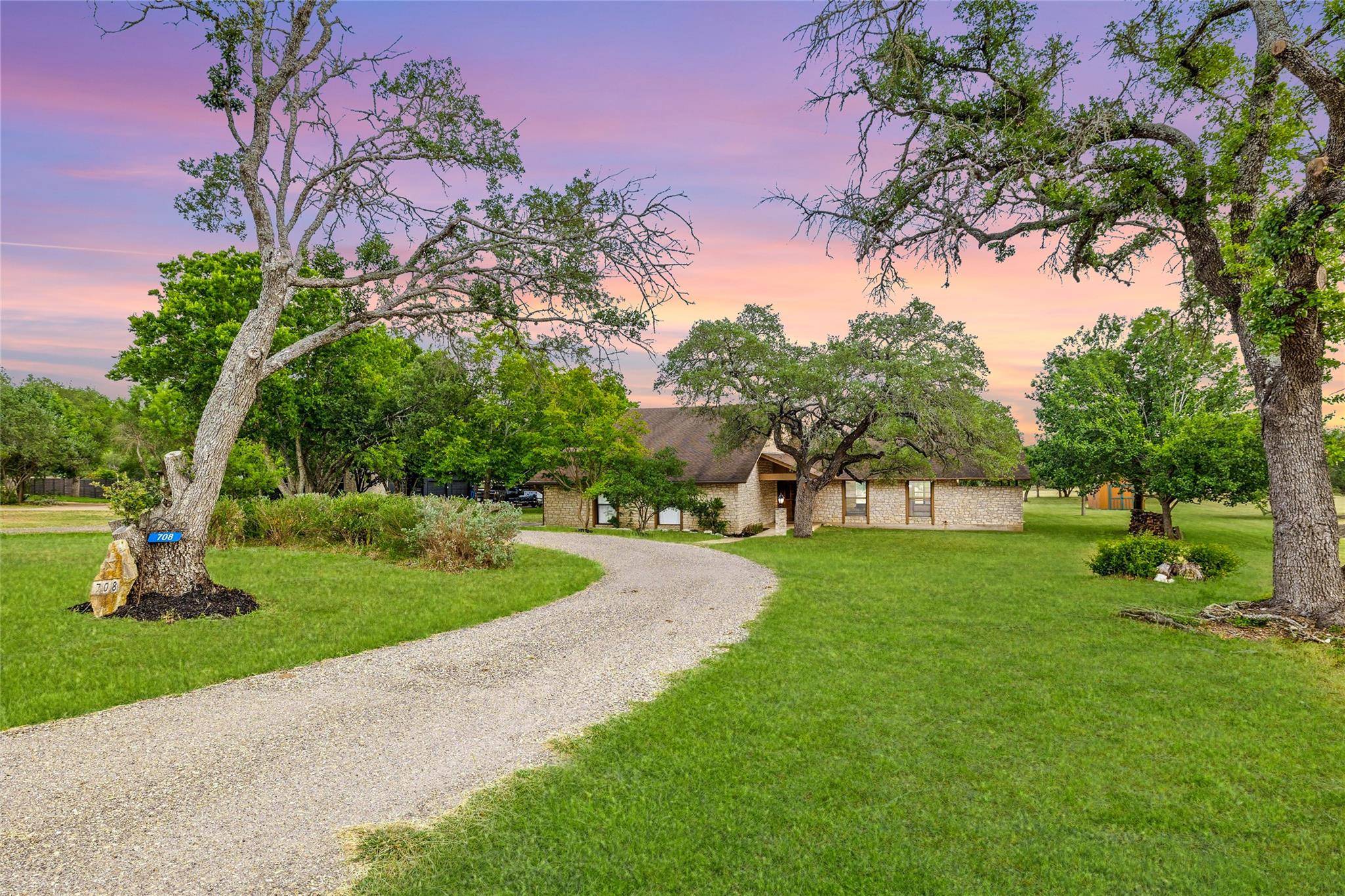 Dripping Springs, TX 78620,708 Post Oak DR
