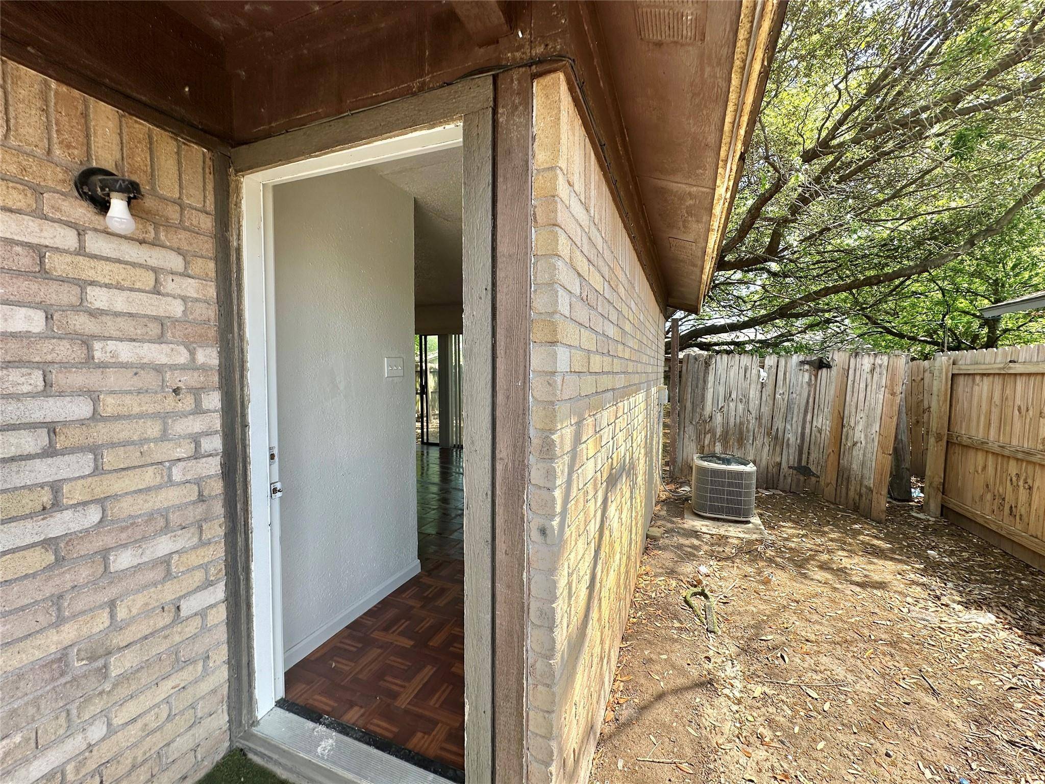 Austin, TX 78744,5005 S Pleasant Valley RD