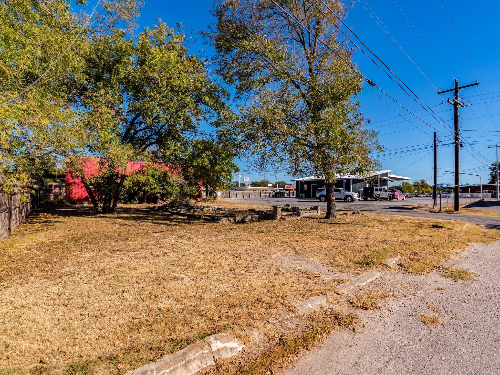 Lampasas, TX 76550,105 W 10th ST