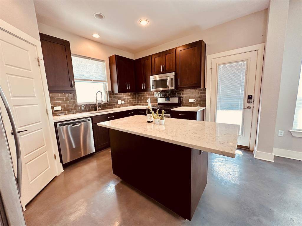 Austin, TX 78741,2921 Stock DR