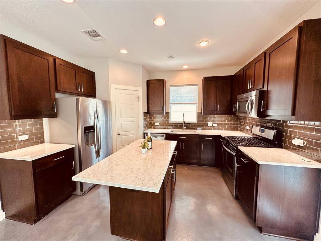 Austin, TX 78741,2921 Stock DR