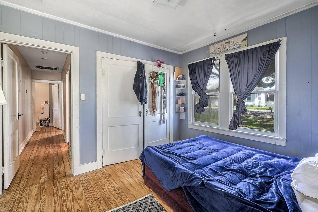 La Grange, TX 78945,251 N Monroe ST