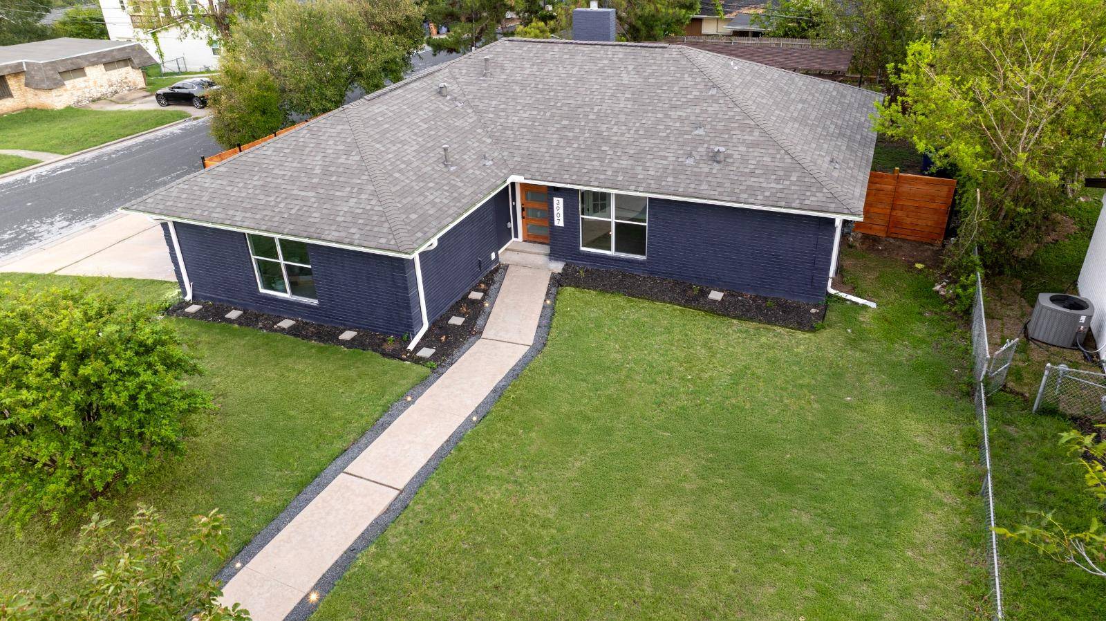 Austin, TX 78721,3907 Carmel DR