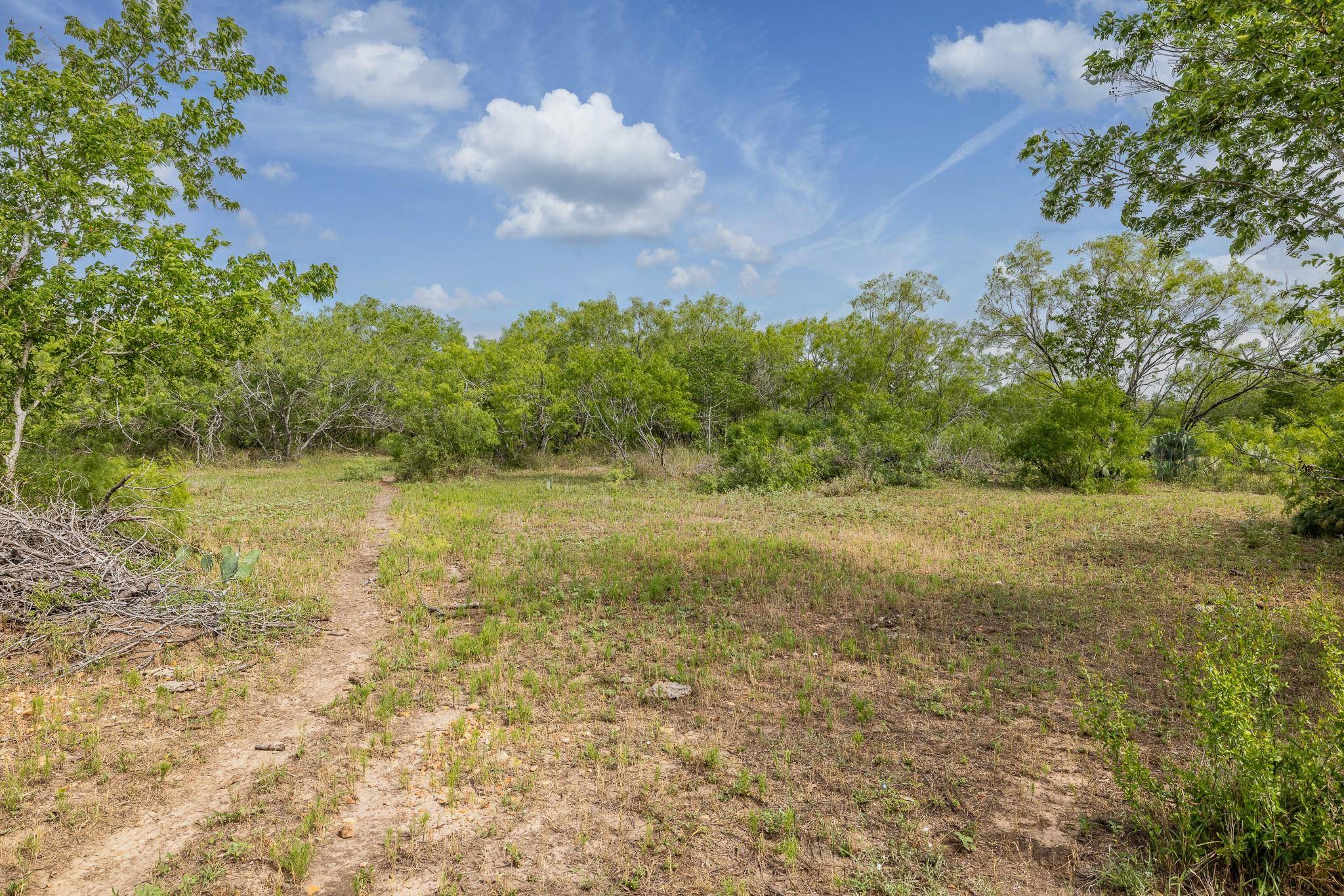 Gonzales, TX 78629,5063 State Hwy. 97 E