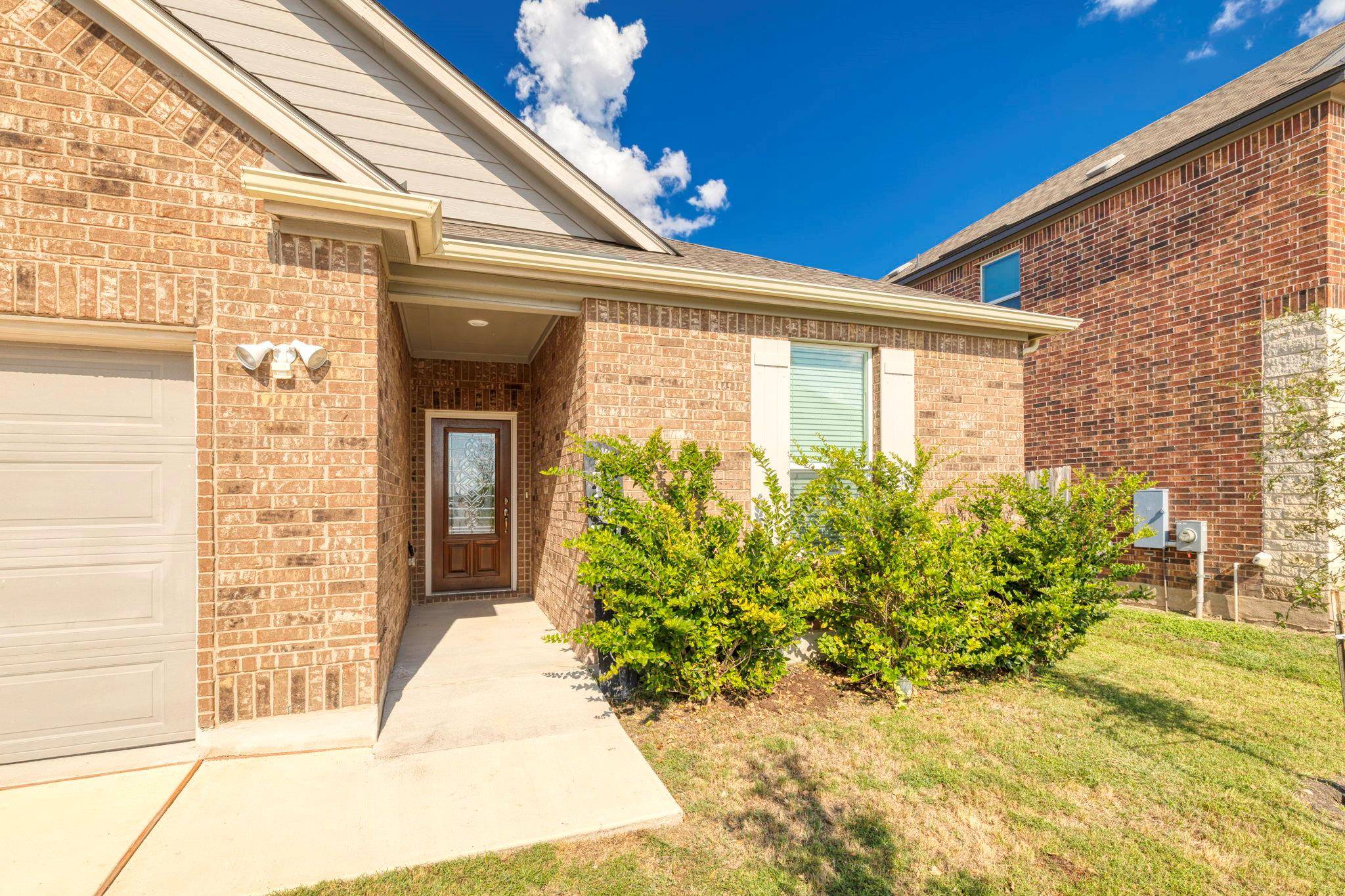 Lockhart, TX 78644,606 Lantana Ave