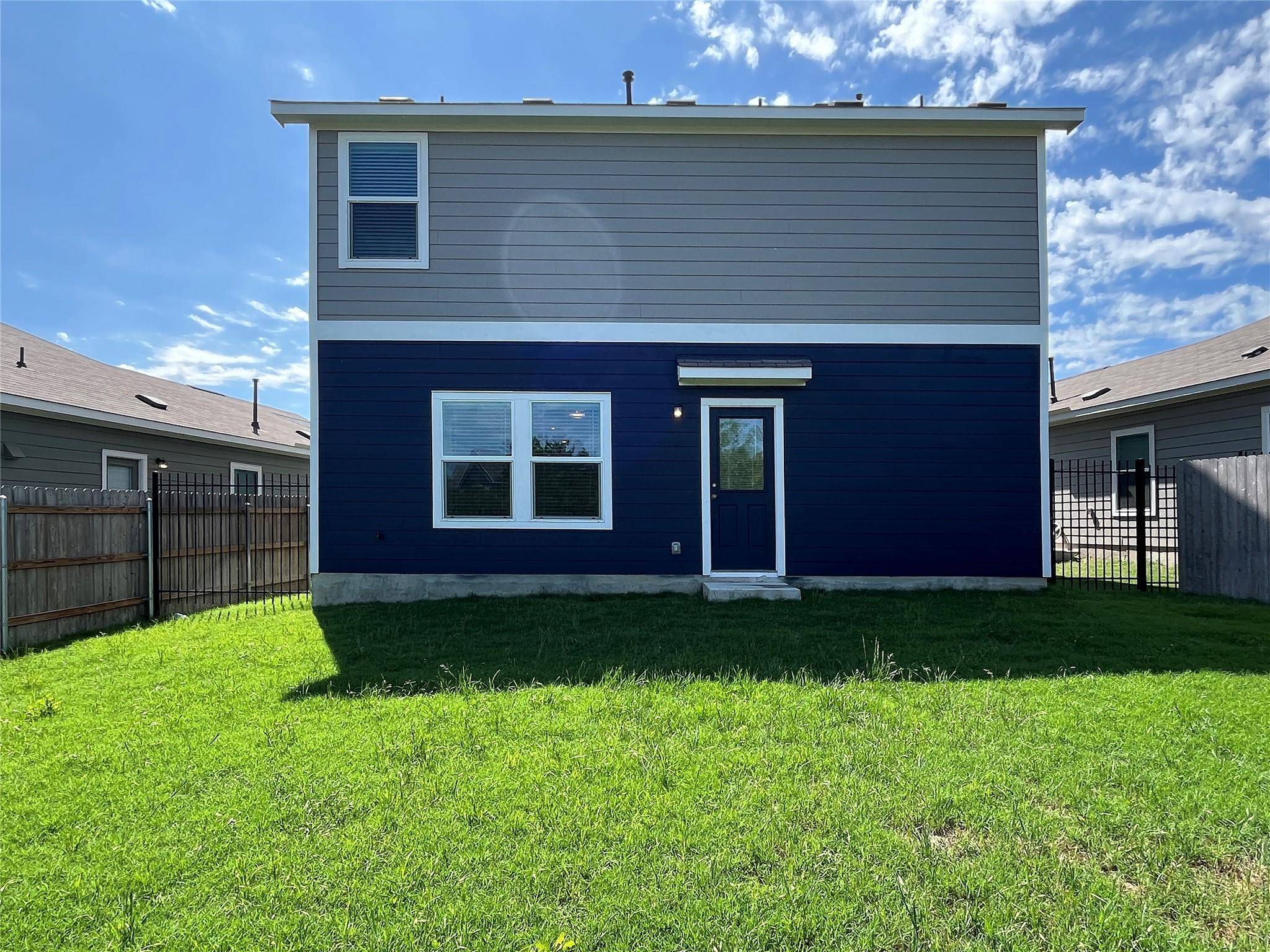Del Valle, TX 78617,7514 Poppy Petal LOOP