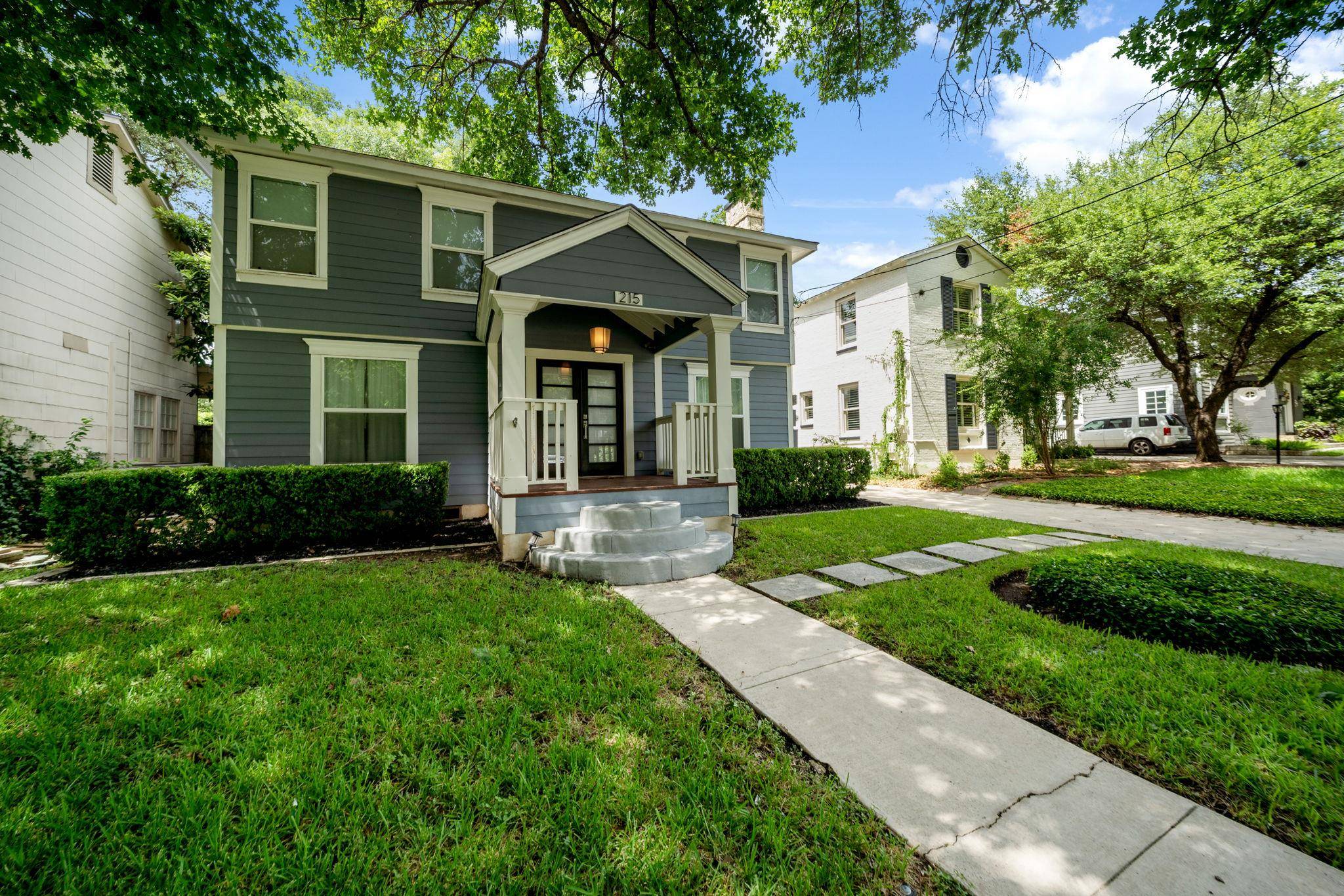 Alamo Heights, TX 78209,215 College BLVD
