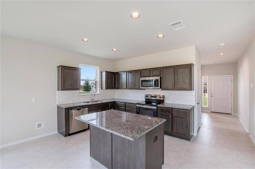Elgin, TX 78621,113 Saranac DR