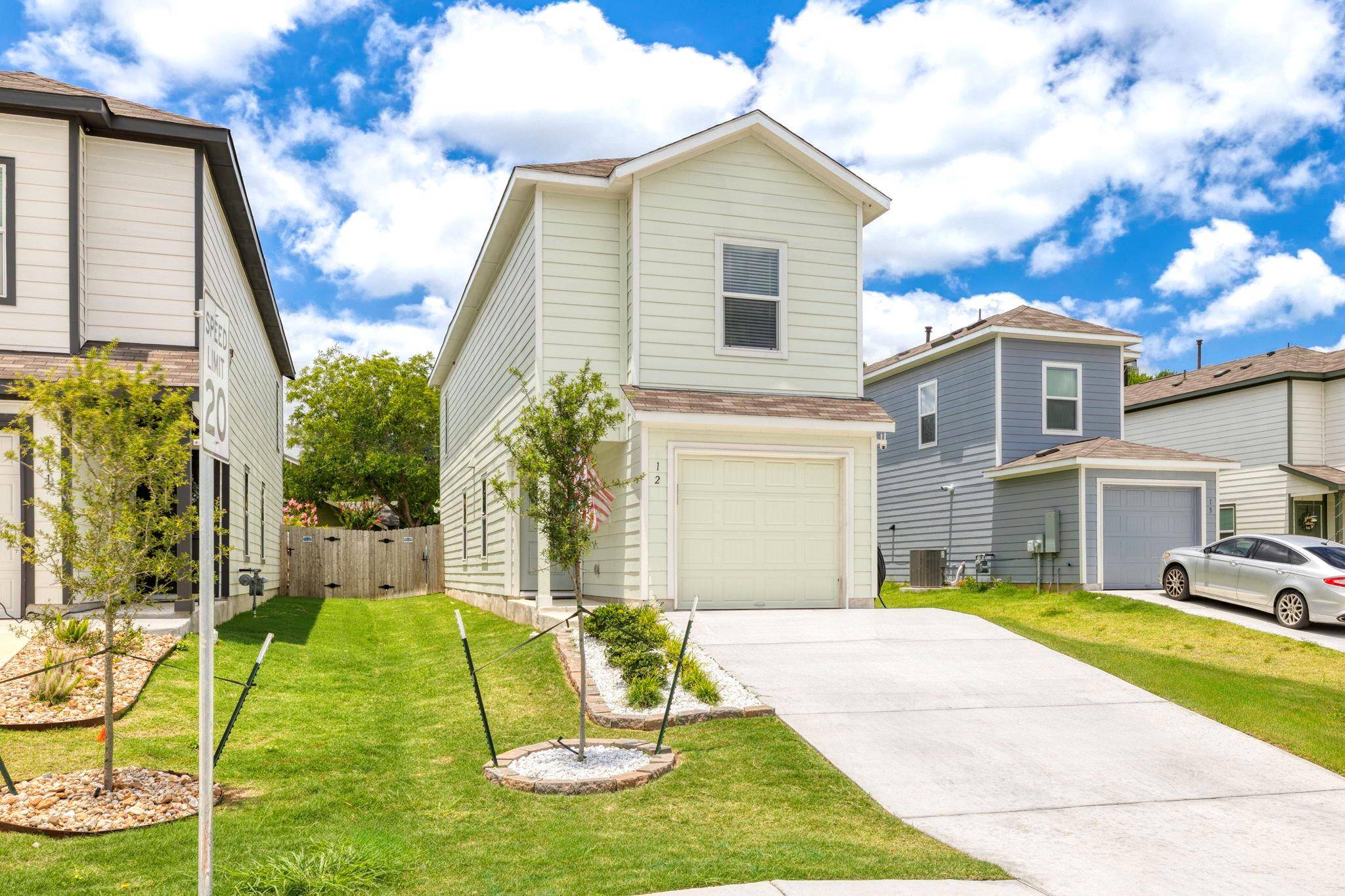Lockhart, TX 78644,12 Trinity CIR