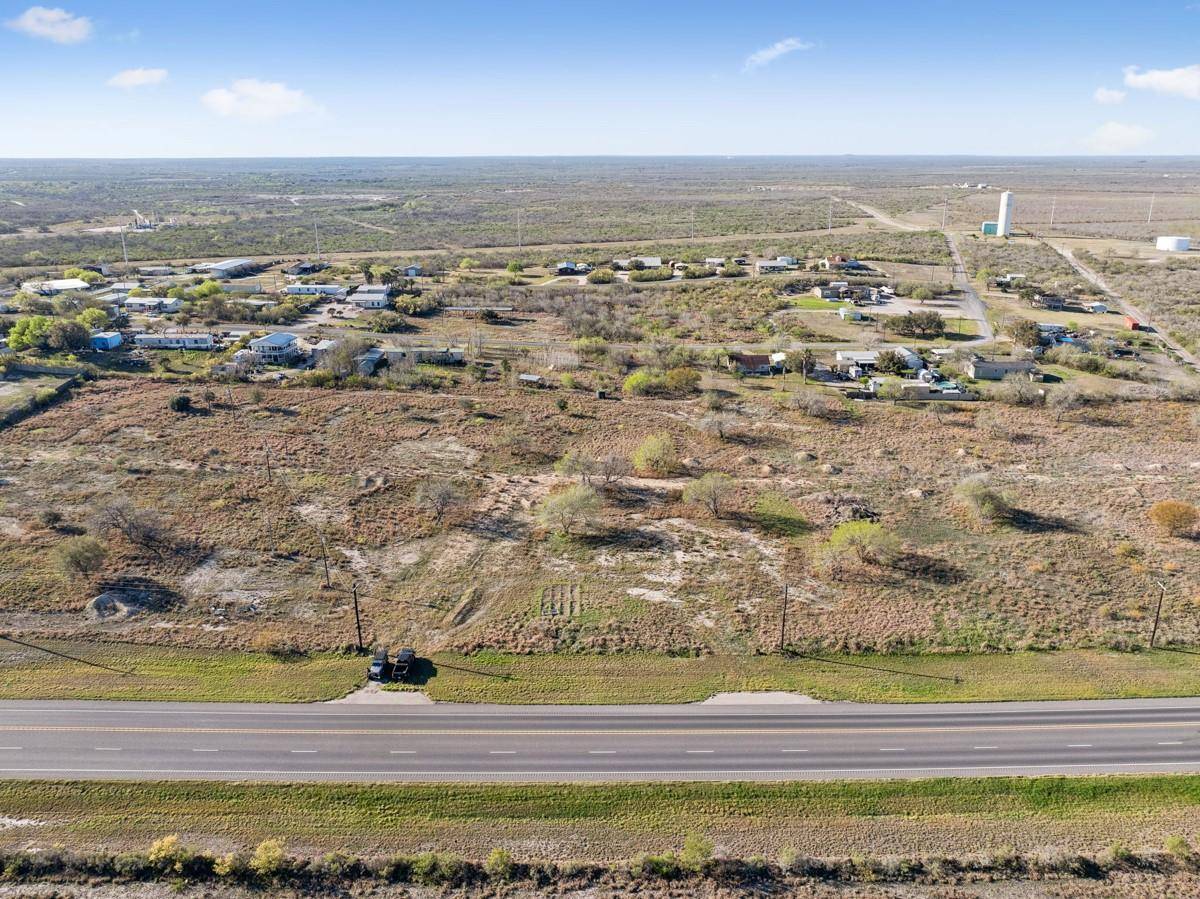 Three Rivers, TX 78071,3187 HWY 72