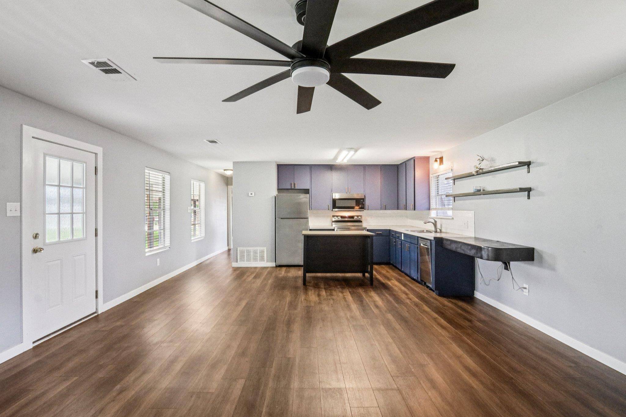 Giddings, TX 78942,755 E Bellville ST