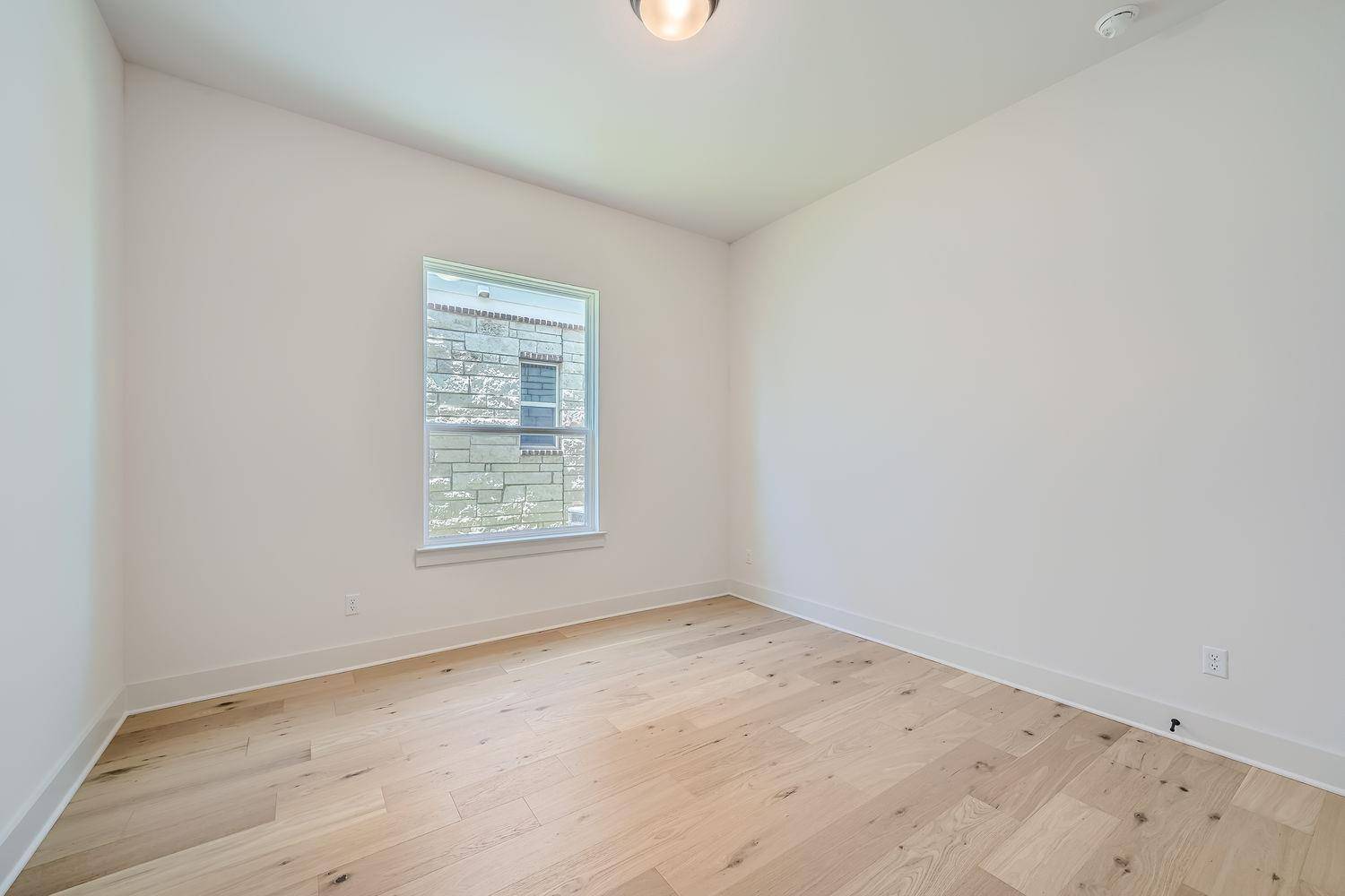 Round Rock, TX 78665,1531 N Red Bud LN #33