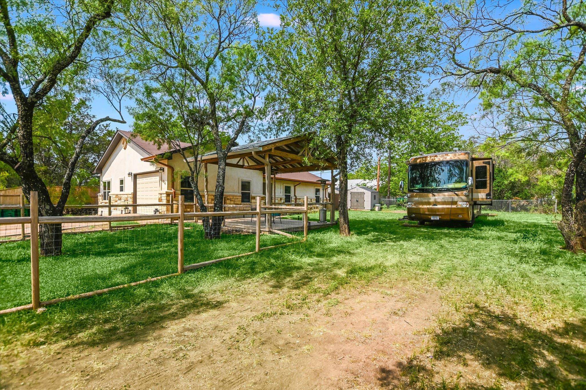 Cottonwood Shores, TX 78657,614 Maple LN
