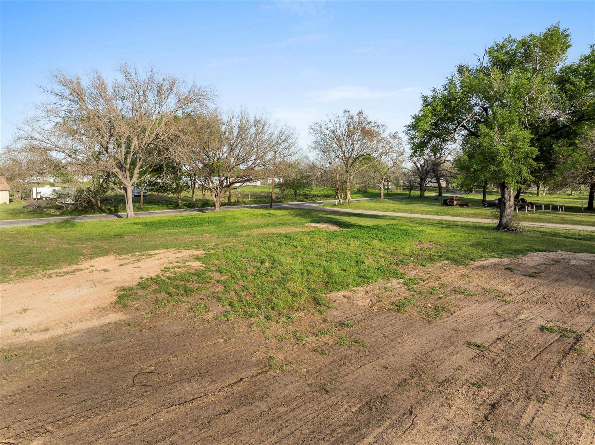 Lexington, TX 78947,320 Douglas ST #2