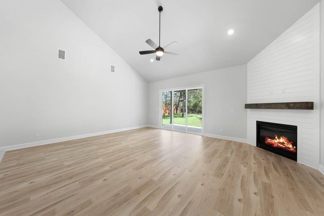 Bastrop, TX 78602,102 Kent ST