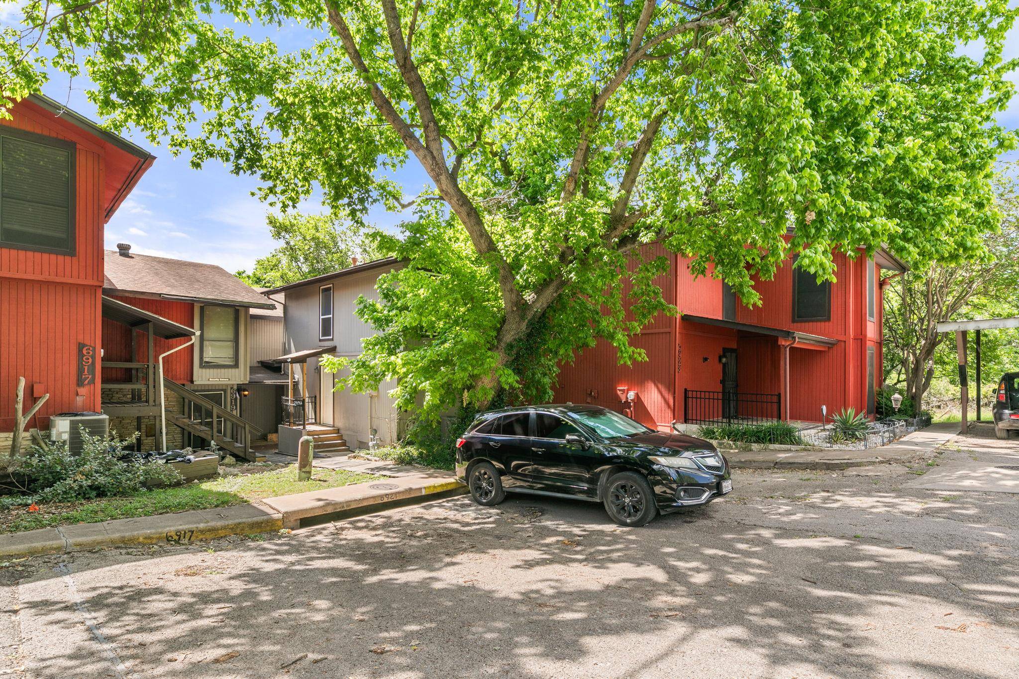 Austin, TX 78744,6921 Ten Oaks CIR