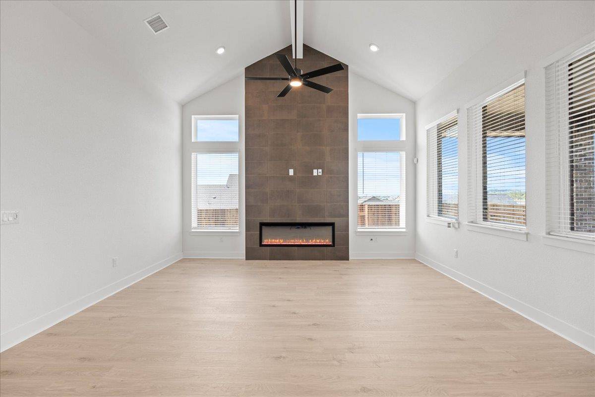 Buda, TX 78610,210 Begonia ST