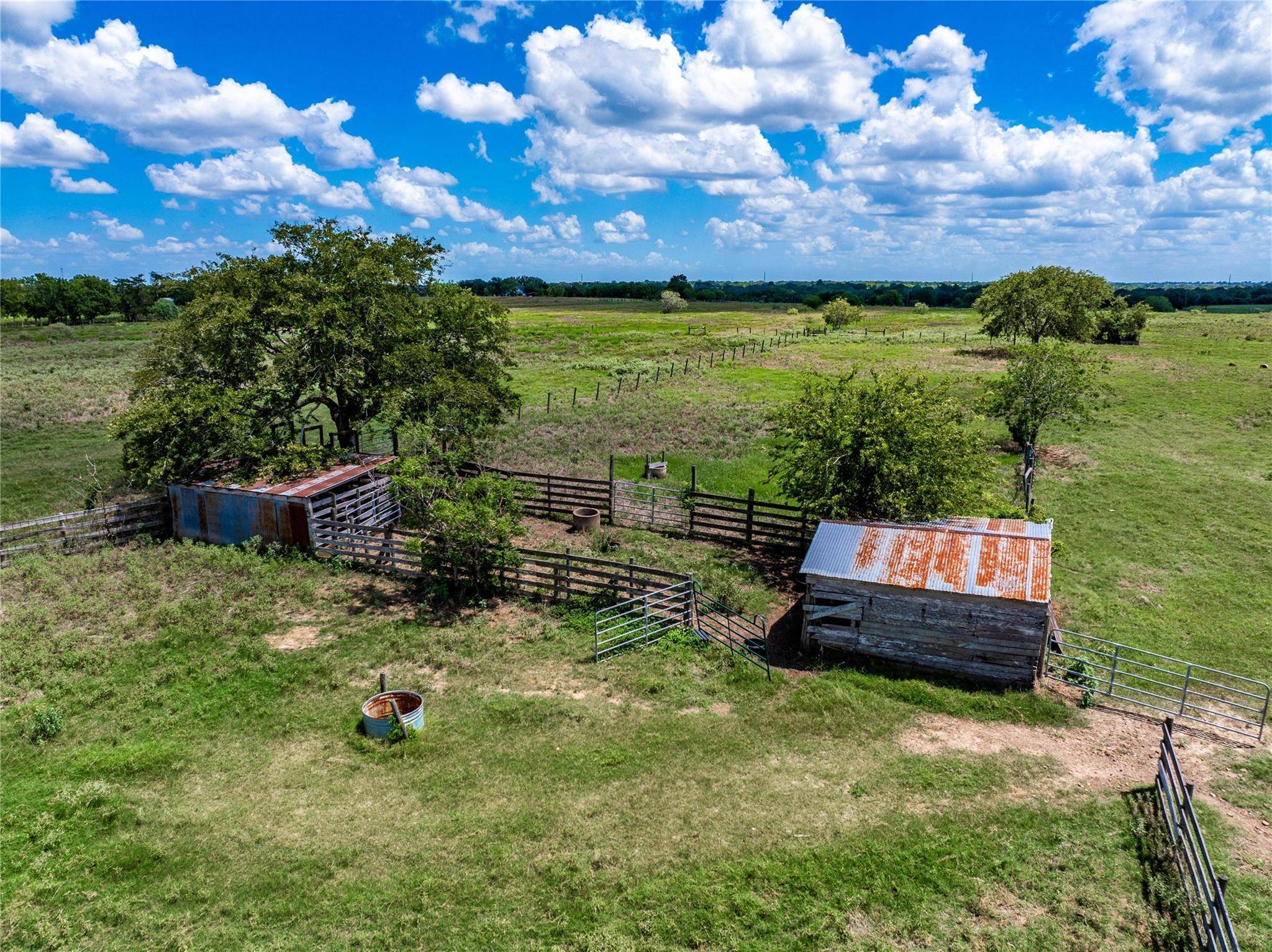 Weimar, TX 78962,1466 County Road 253