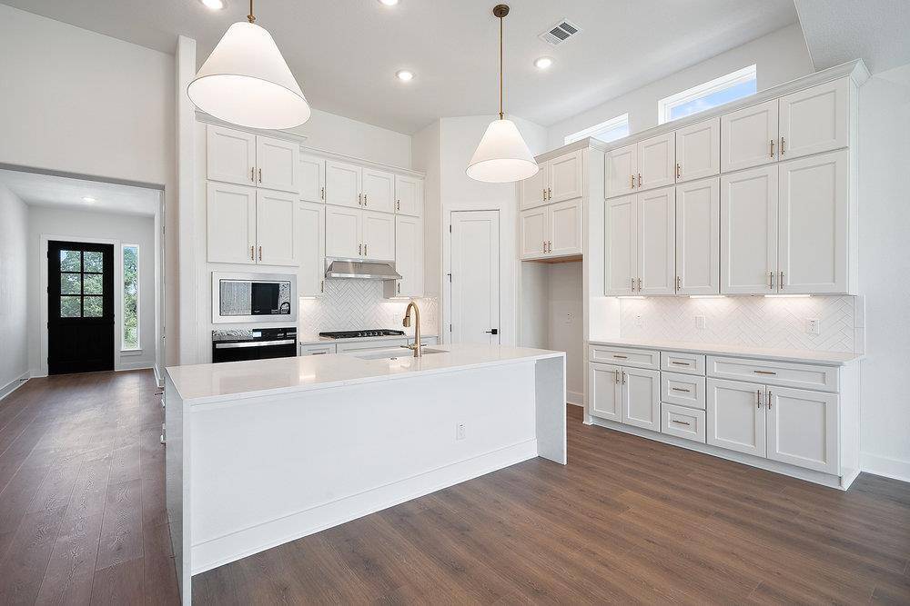 Buda, TX 78610,365 San Saba DR