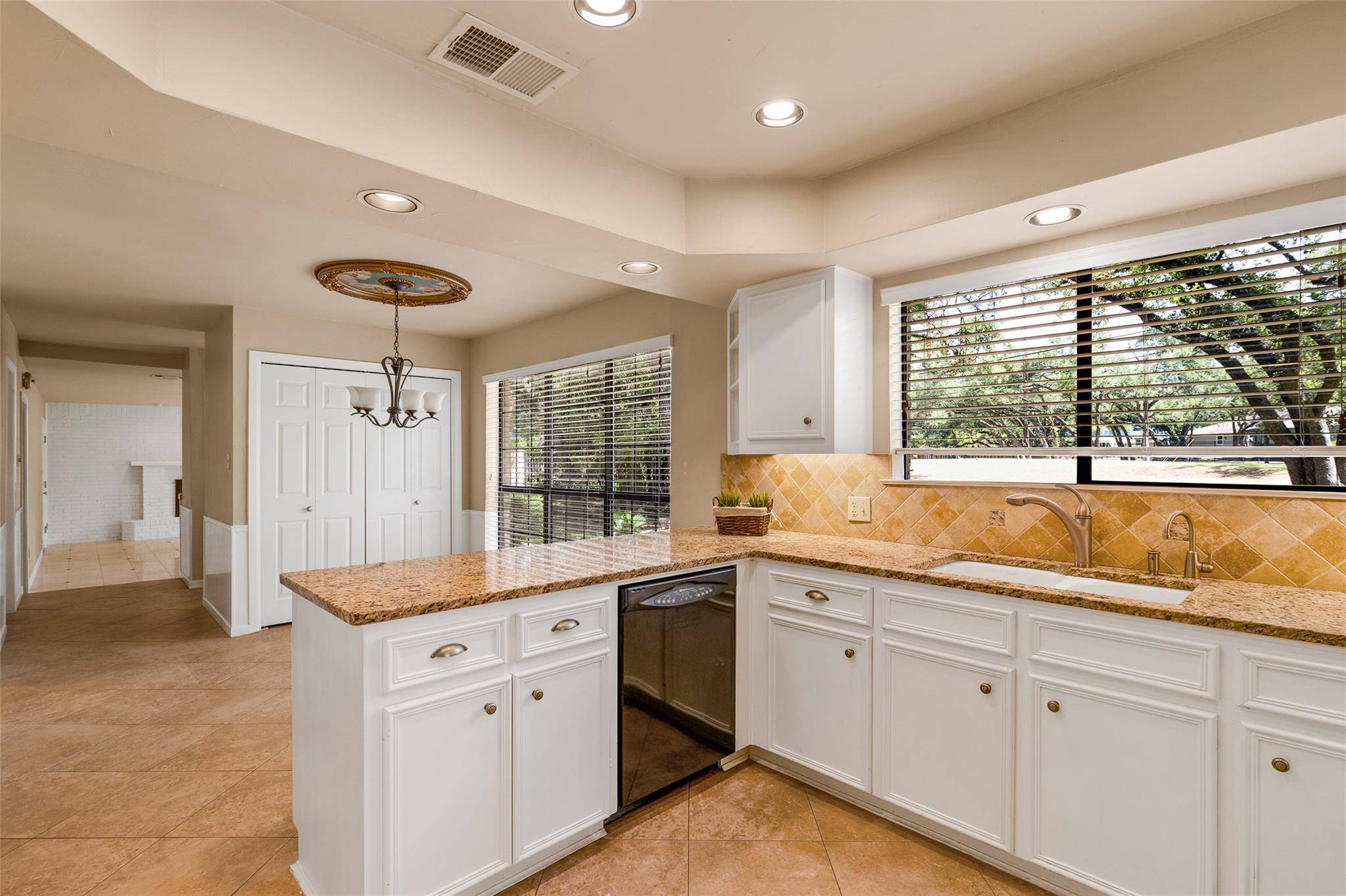 Austin, TX 78750,9006 Balcones Club DR