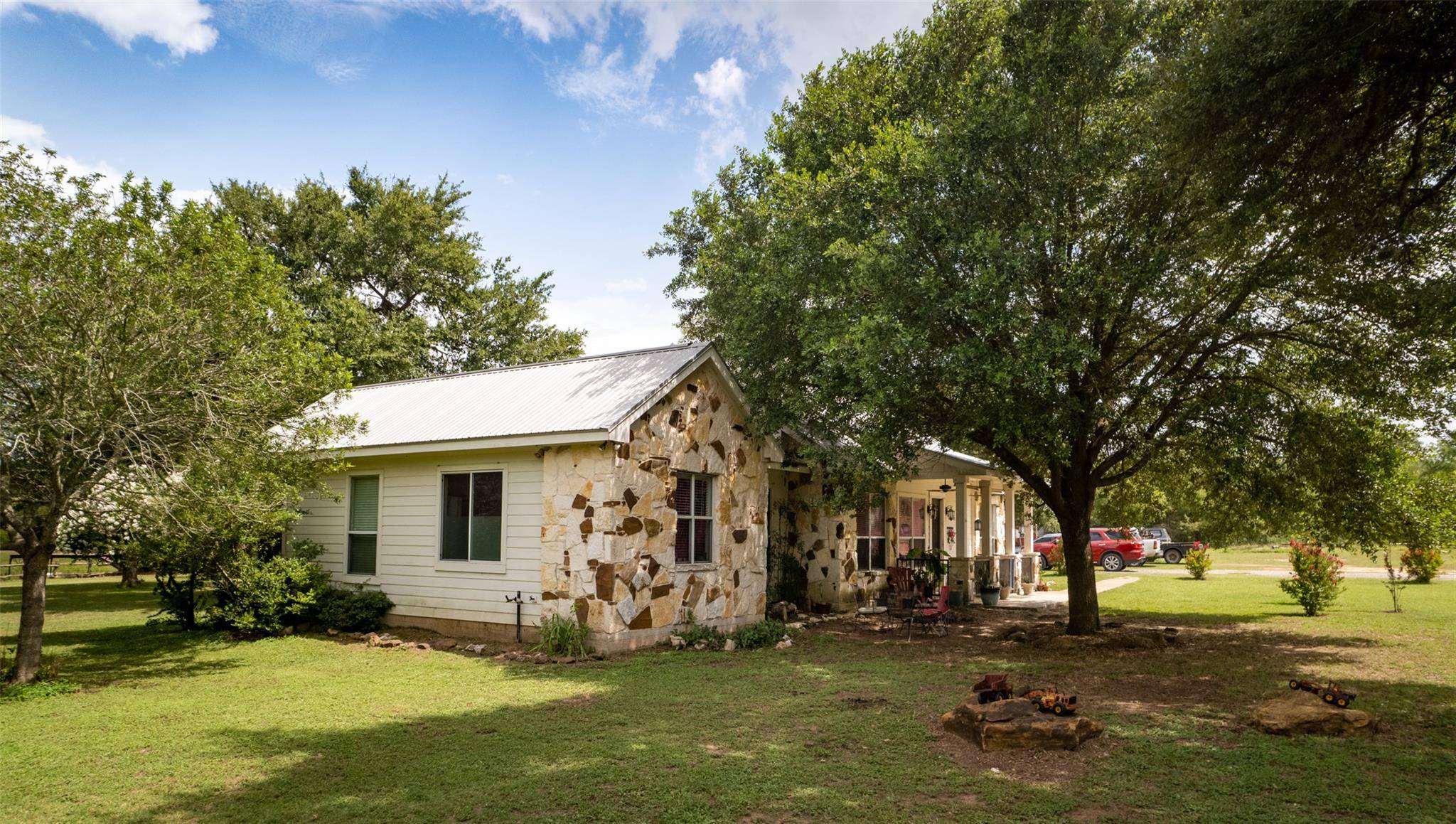 Lockhart, TX 78644,672 Clearfork RD