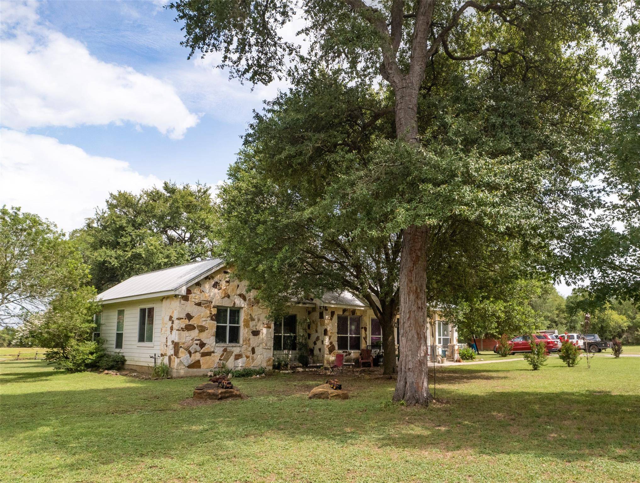 Lockhart, TX 78644,672 Clearfork RD