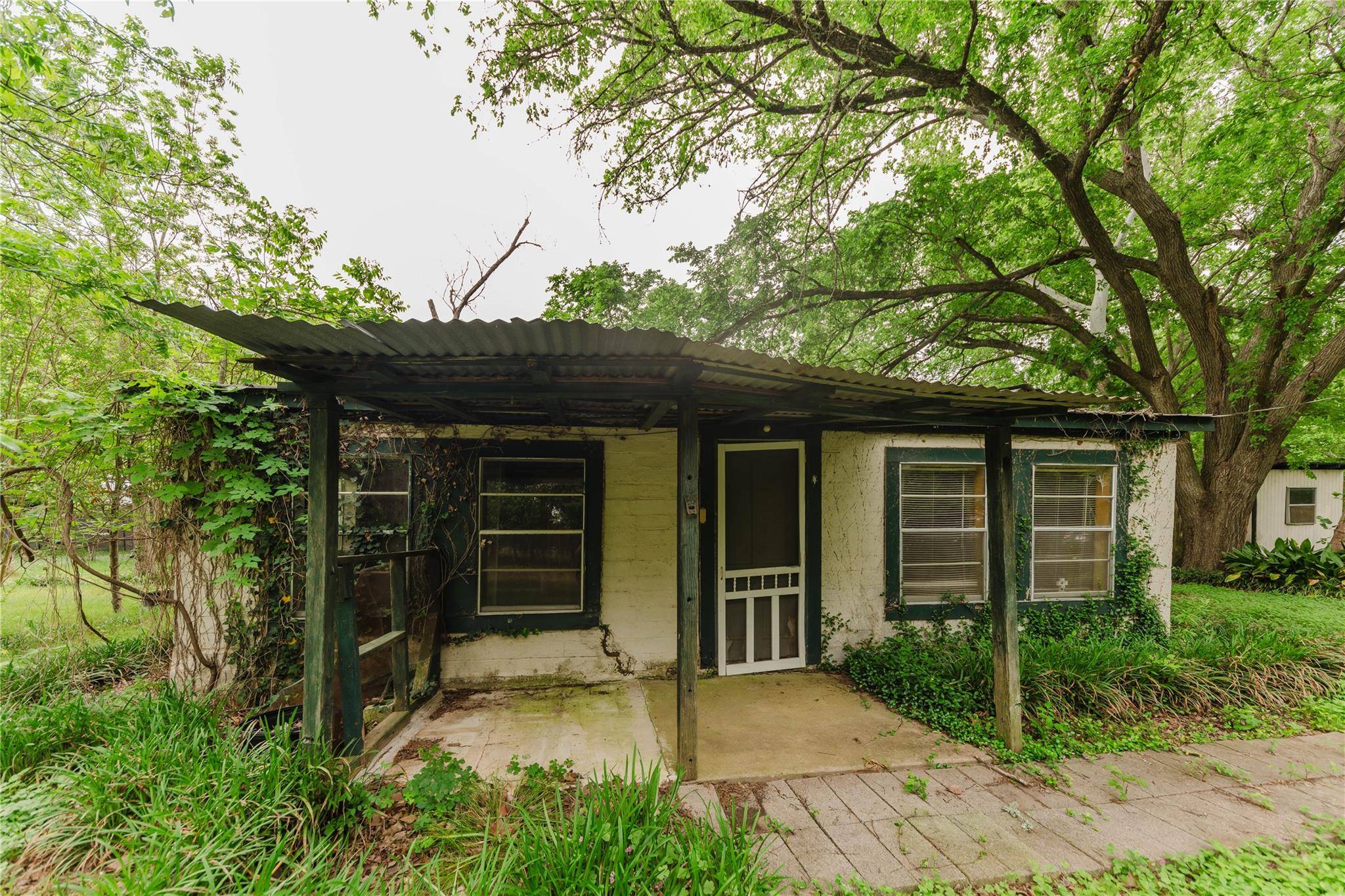 Smithville, TX 78957,262 Highway 95 S #A