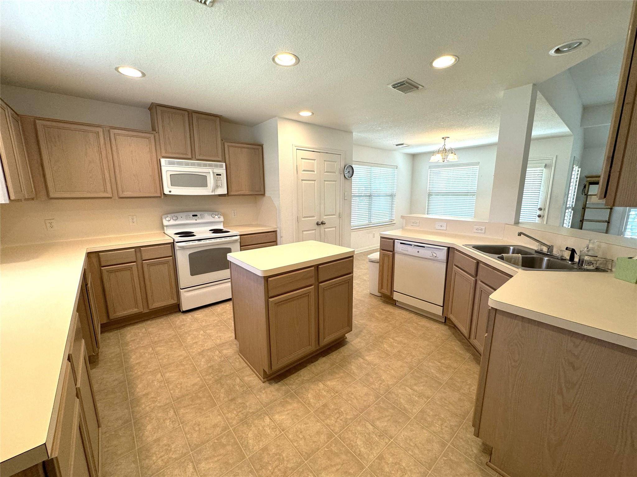 Lexington, TX 78947,815 Giddings ST