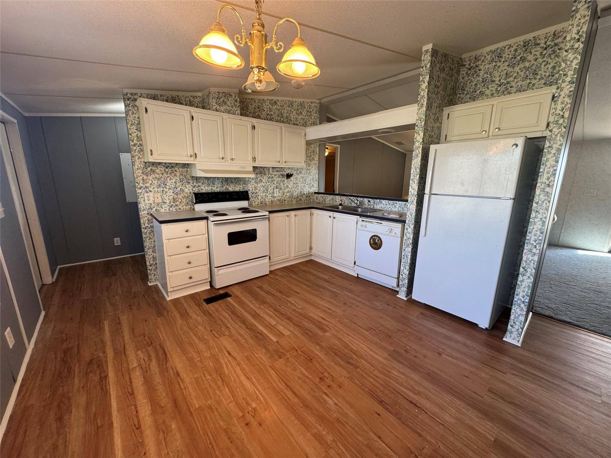 Elgin, TX 78621,114 Speir LN #B