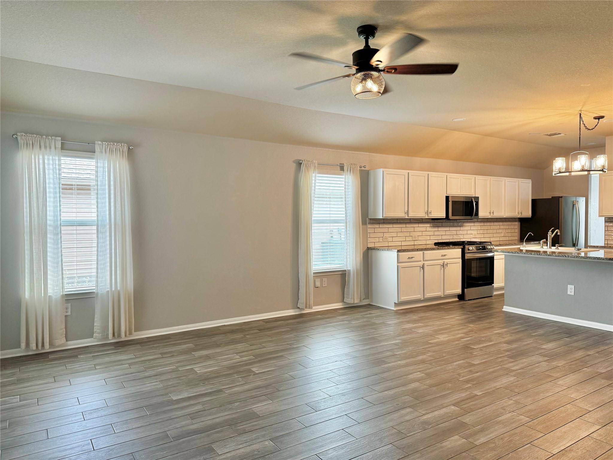 Hutto, TX 78634,715 Luna Vista DR