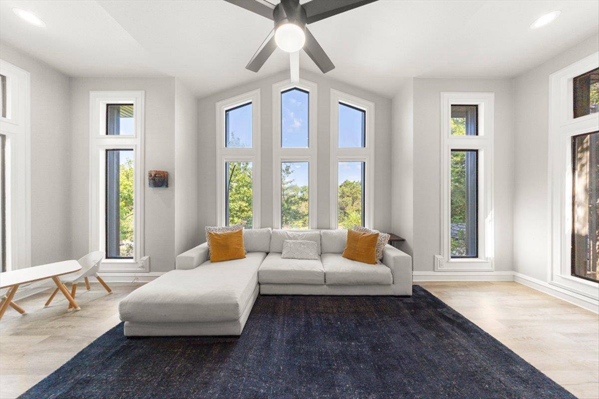 Austin, TX 78731,6002 Mount Bonnell RD